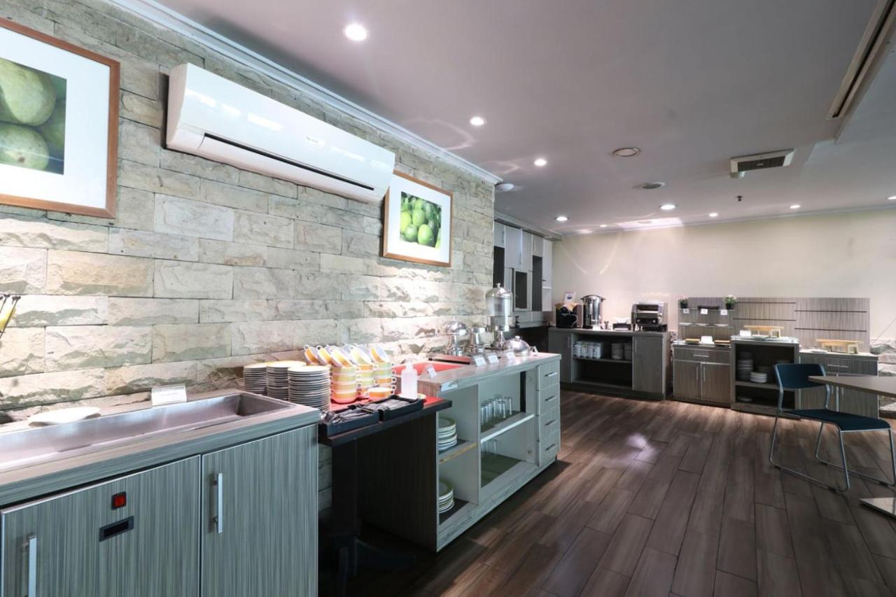 Tamarin Hotel Jakarta Manage By Vib Hospitality Management Exterior photo